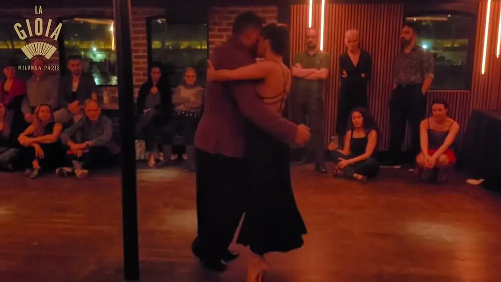 Video thumbnail for Octavio Fernandez et Carolina Giannini à la Milonga La GIOIA