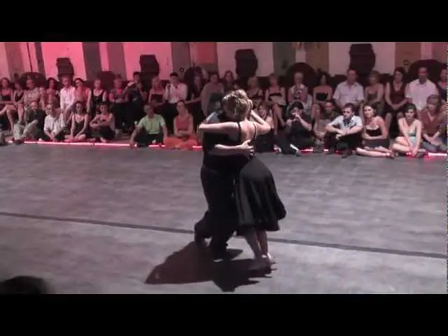 Video thumbnail for Carlitos Espinoza & Noelia Hurtado / TANGO 1/4 / Nuits Tanguera 2ème Festival de Mèze 2012