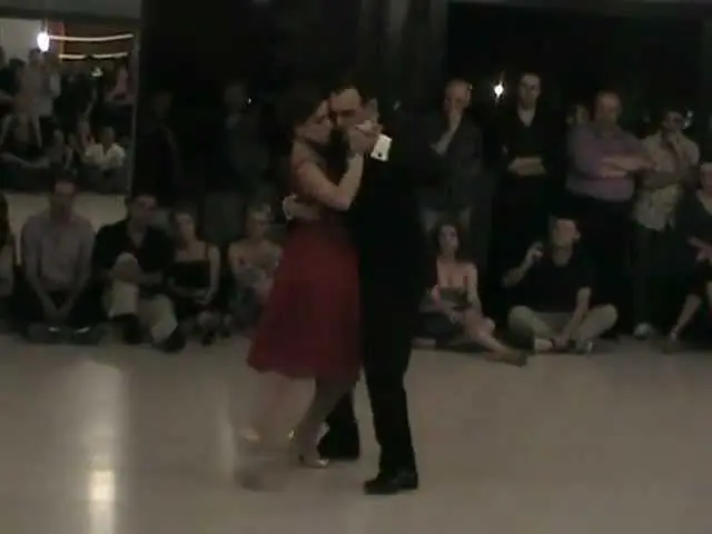Video thumbnail for Esteban Moreno y Claudia Codega, Barrio de Tango, Reggio Emilia (Italia) 2012
