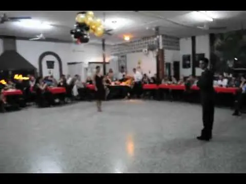 Video thumbnail for Krishna Olmedo y Patricia mercado bailan "Soñemos" en Club Social.AVI