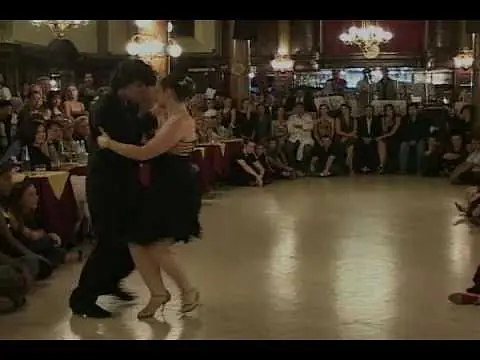 Video thumbnail for Federico Naveira y Ariadna Naveira at La Ideal(1)