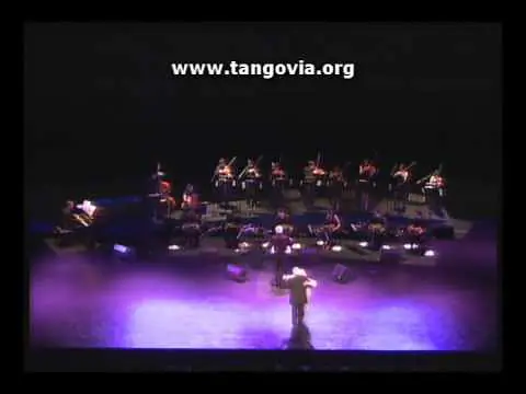 Video thumbnail for Orquesta Escuela de Tango en Chaillot -Paris 2008 "Milonguero Viejo". Bailan: Carlos y Rosa Perez.