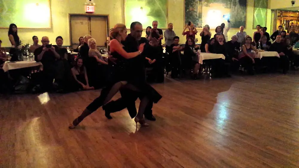 Video thumbnail for Argentine tango: Claudio Villagra & Helena Fernandez - Gallo Ciego