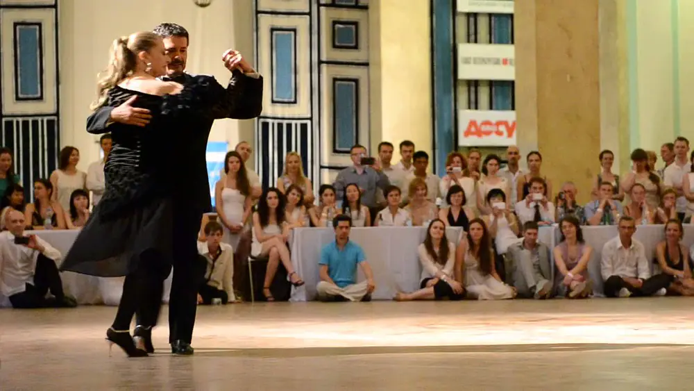 Video thumbnail for Maria and Carlos Rivarola, milonga Estampa de Varón, White nights tango-2013