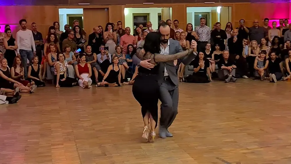 Video thumbnail for Antonella Terrazas & Pablo Rodriguez dance Di Sarli @El Sabor Budapest 2023 1/4
