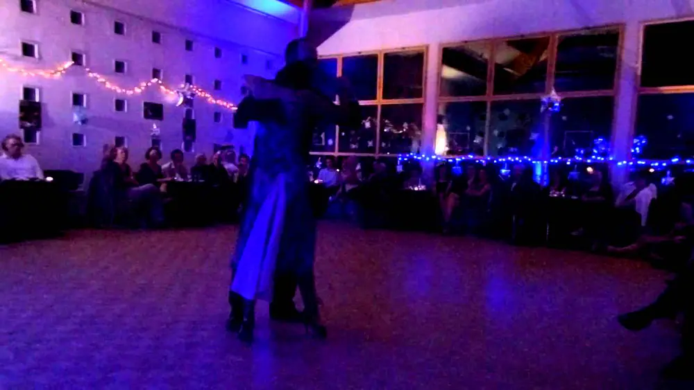 Video thumbnail for Démonstration d'Erna et Santiago Giachello Décembre 2014 - Tango A Vivre Limoges