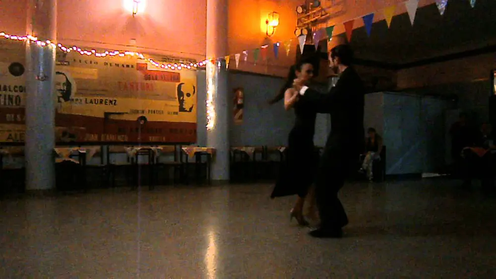 Video thumbnail for Lida Mantovani y Facundo Ruiz Diaz en El Motivo Tango, 1/9/2014