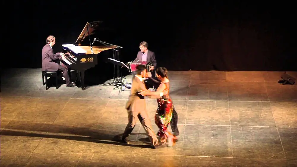 Video thumbnail for Sebastian Jimenez y Maria Ines Bogado Spettacolo "Malevaje Tango"