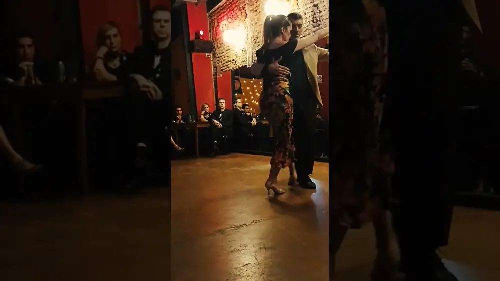 Video thumbnail for Daniela Belén y Diego Braude - "La Madrugada" - Milonga La Cachivachería 17/5/2023
