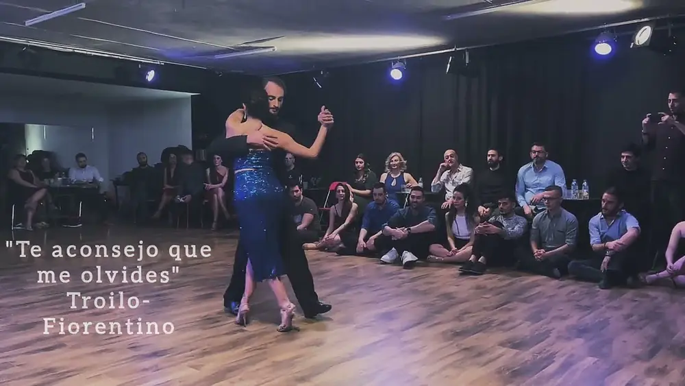 Video thumbnail for Lorena Tarantino & Gianpiero Galdi - Te aconsejo que me olvides @ Milonga Sin Palabras (2/5)