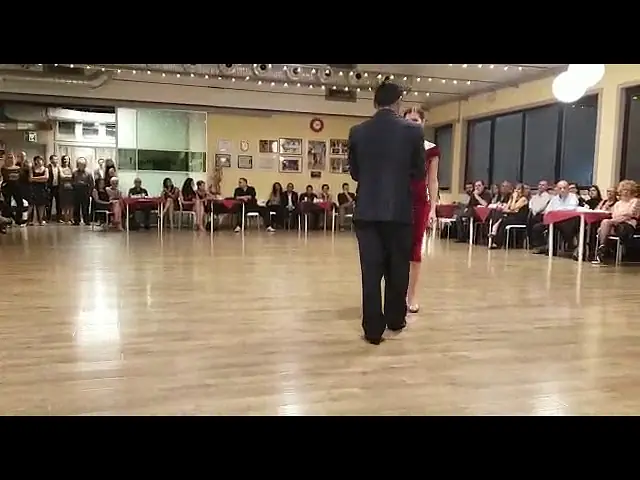 Video thumbnail for Agustin Rojas y Victoria Olivella - Milonga del 83 - D' Arienzo - Reynar
