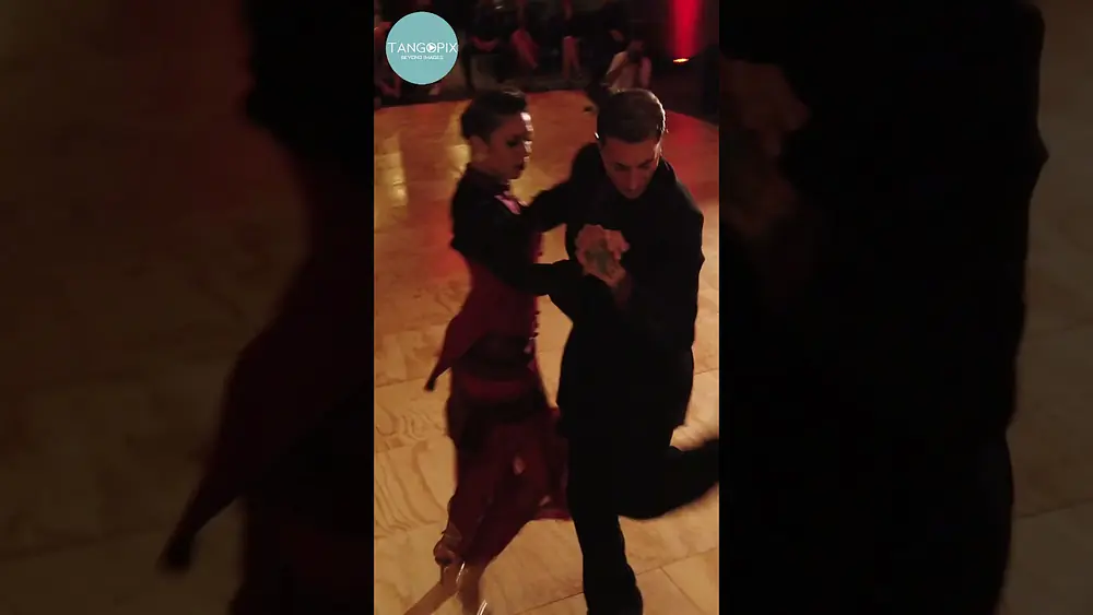 Video thumbnail for Julián Sanchez & Bruna Estellita dance Osvaldo Pugliese - Chiqué