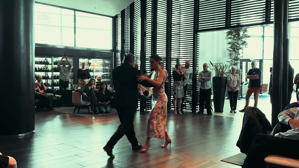 Video thumbnail for Inês Gomes & Cédric Basso, Tango Passion Evian mars 2023 1/4