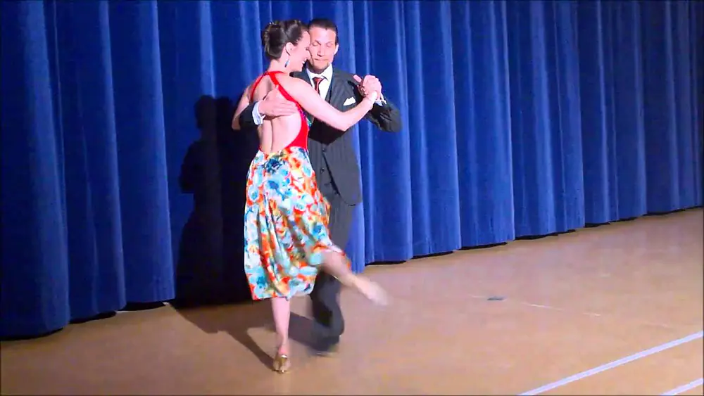 Video thumbnail for Pasi & Maria Laurén dancing Cuatro palabras at Helatango 2015