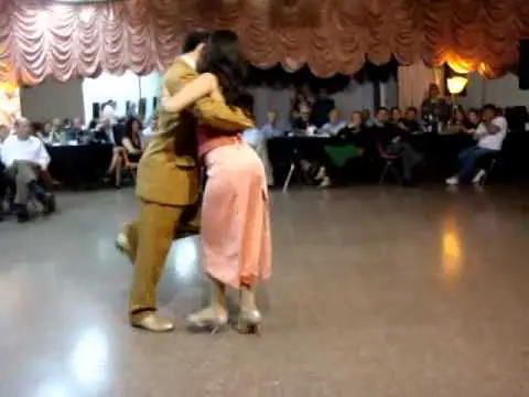 Video thumbnail for Ariel Manzanares y Sol Cerquides bailan en El Abrazo 2/4