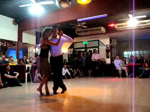 Video thumbnail for Juliana Maggioli y Kleber Queiroz - Que tiempo aquel 3/4