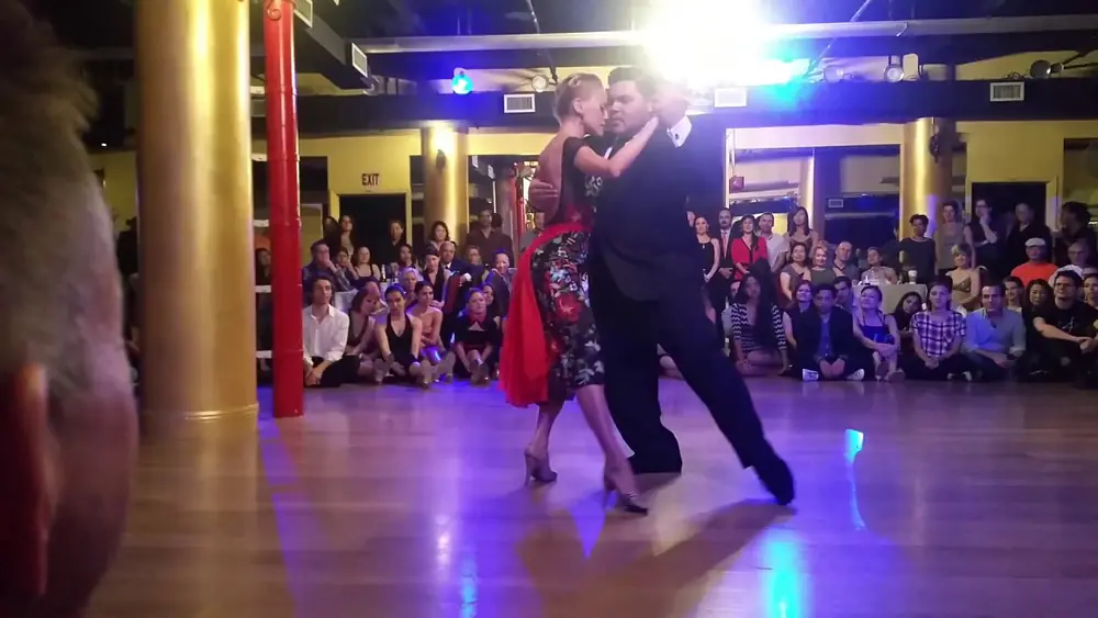 Video thumbnail for Argentine tango: Melisa Sacchi & Cristian Palomo - Bomboncito