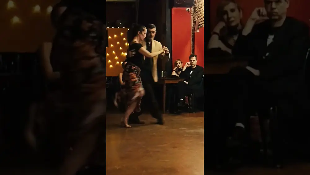 Video thumbnail for Daniela Belén y Diego Braude - "Vengo a ofrecer mi corazón" - La Cachivachería 17/5/2023