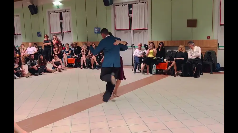 Video thumbnail for Show Barbara Carpino e Claudio Forte  @LaMaquinaTangueraCarrara Milongon al Fienile di Viareggio 5/5