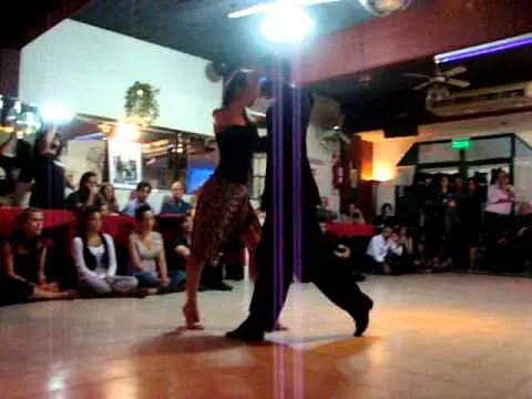 Video thumbnail for Juliana Maggioli y Kleber Queiroz - Que falta que me hacés 2/4