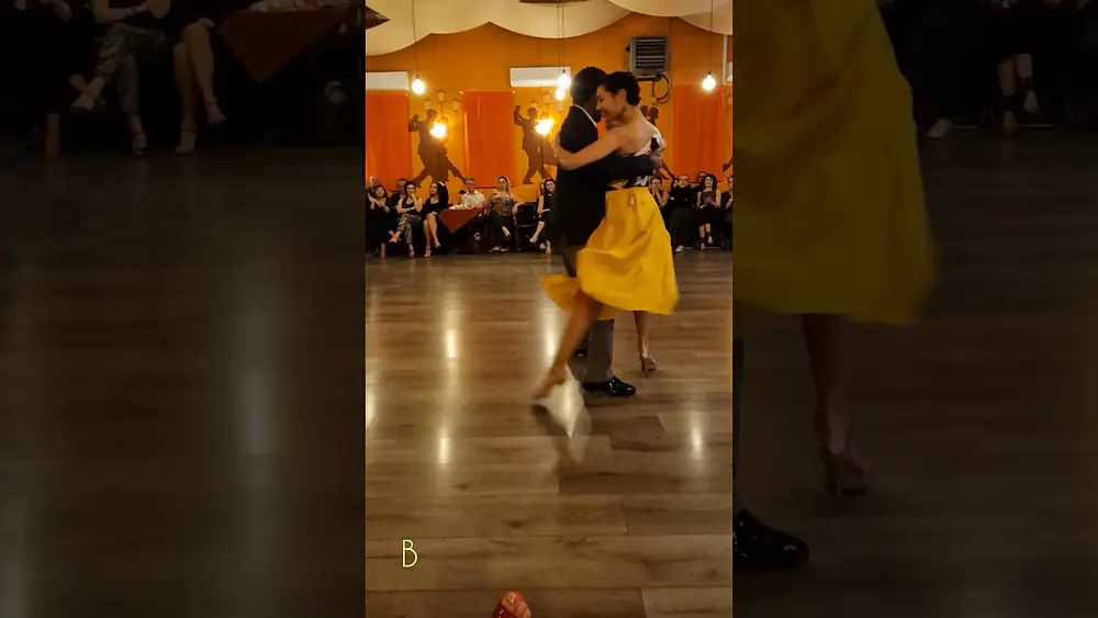 Video thumbnail for Cadenas! Silvina Tse & Julio Alvarez improvising to the vals