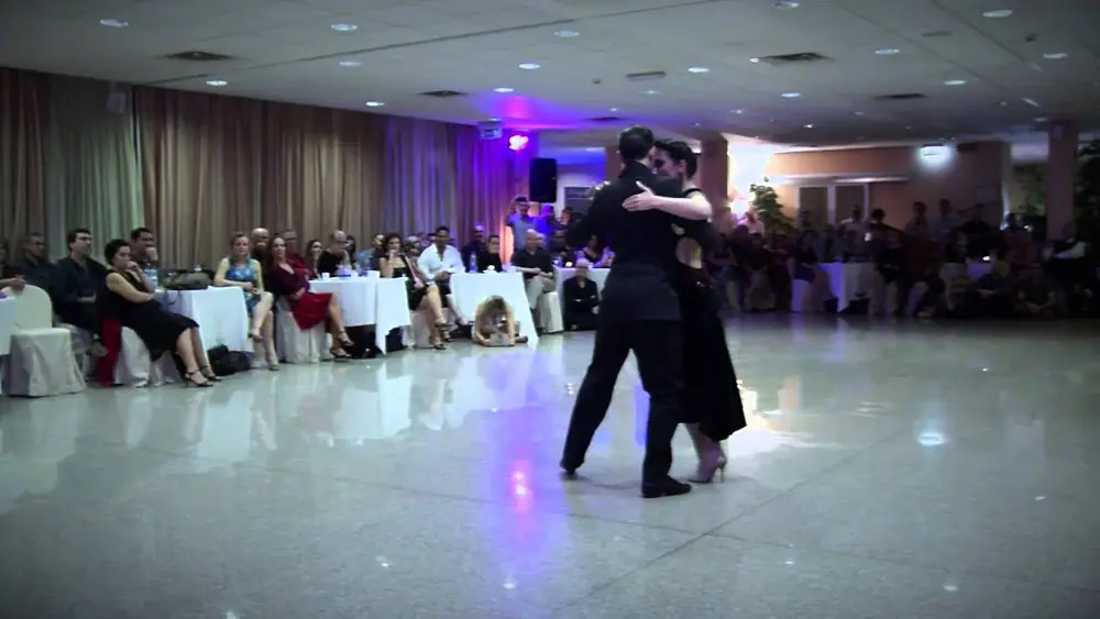 Video thumbnail for Simone Facchini e Gioia Abballe 5° Bari International Tango Congress 1/2