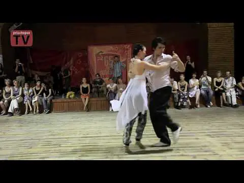 Video thumbnail for Mila Vigdorova & Luis Squicciarini, Russia, Moscow, Milonga in "Ekaterina's Garden", 31.07.2010  (3)