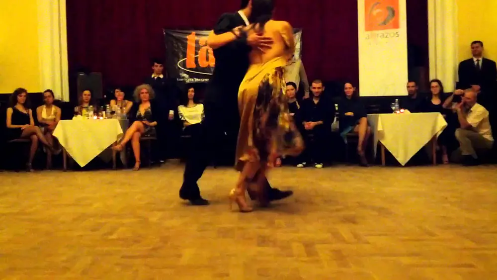 Video thumbnail for Facundo de la Cruz y Paola Sanz en Sofia, Bulgaria 1/4