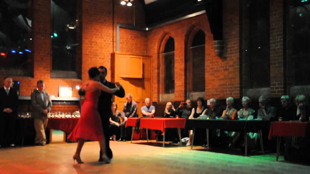 Video thumbnail for Alejandro Hermida & Nayla Vacca performance at Reading Tango Club