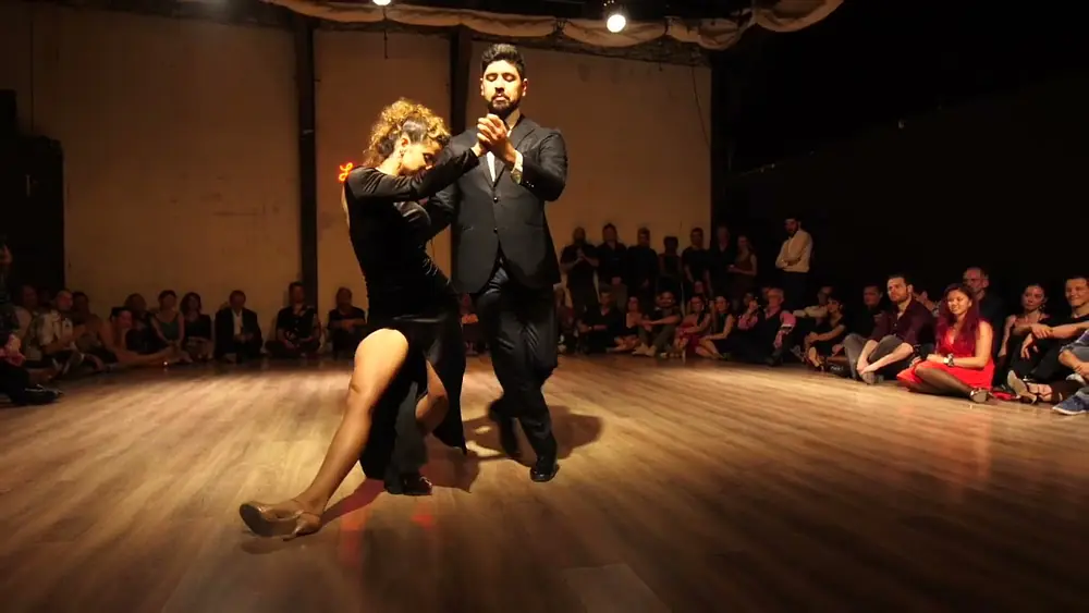 Video thumbnail for 1/5 Agostina Tarchini & Sebastian Jimenez 06 05 2022 à La Parisiana Milonga