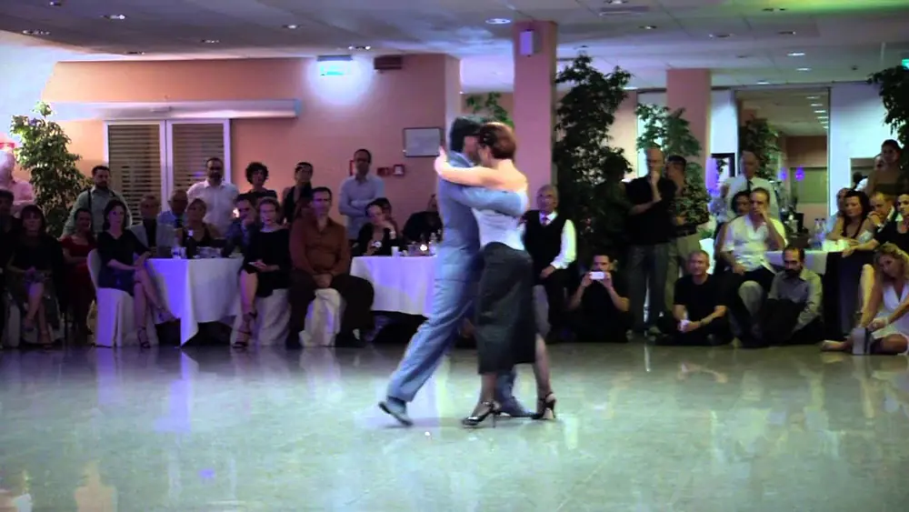 Video thumbnail for Giuseppe Bianchi e Sabina Cipolla 5° Bari International Tango Congress 1/2