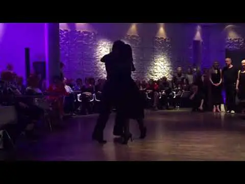 Video thumbnail for Ezequiel Paludi y Geraldin Rojas bailan un tango vals
