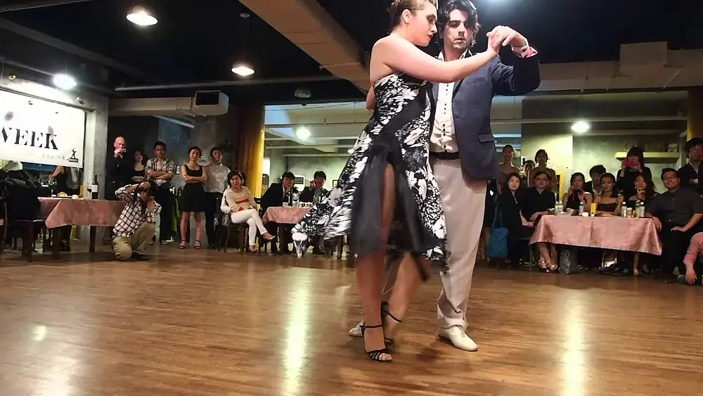 Video thumbnail for 2013 Apr Fernando Sanchez y Ariadna Naveira @ Seoul Grand Milonga 2/4