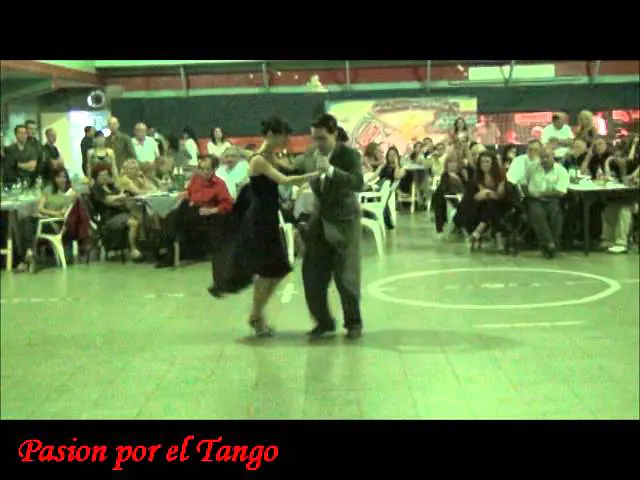 Video thumbnail for LUCILA BARDACH Y MARCELO LAVERGATA bailando el Vals MI NOVIA DE AYER en la milonga El PISOTON