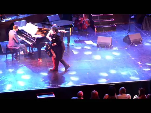 Video thumbnail for Julio Balmaceda y Alejandra Gutty con Ardit Ardit y Orquesta Tipica