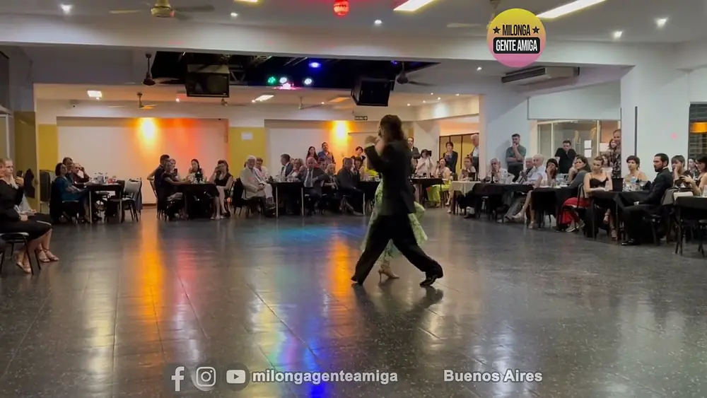 Video thumbnail for Somer Surgit y Jessica Stserbakova  - Milonga Gente Amiga -17/MAR/2024 (1/2)