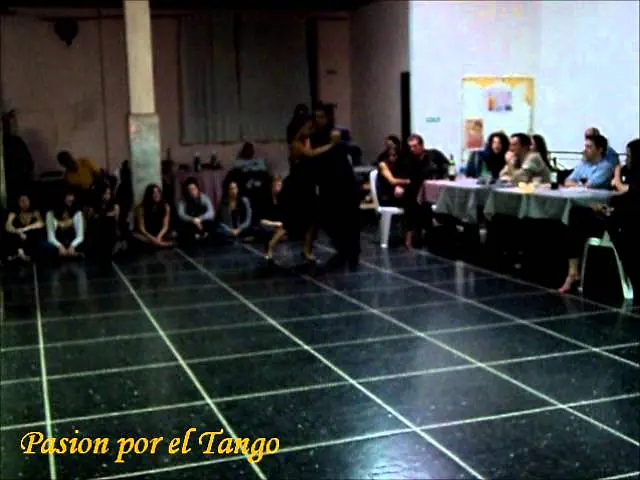 Video thumbnail for NESTOR AZORIN Y VIRGINIA PANDOLFI EN LA PISTA DE FLOREAL MILONGA