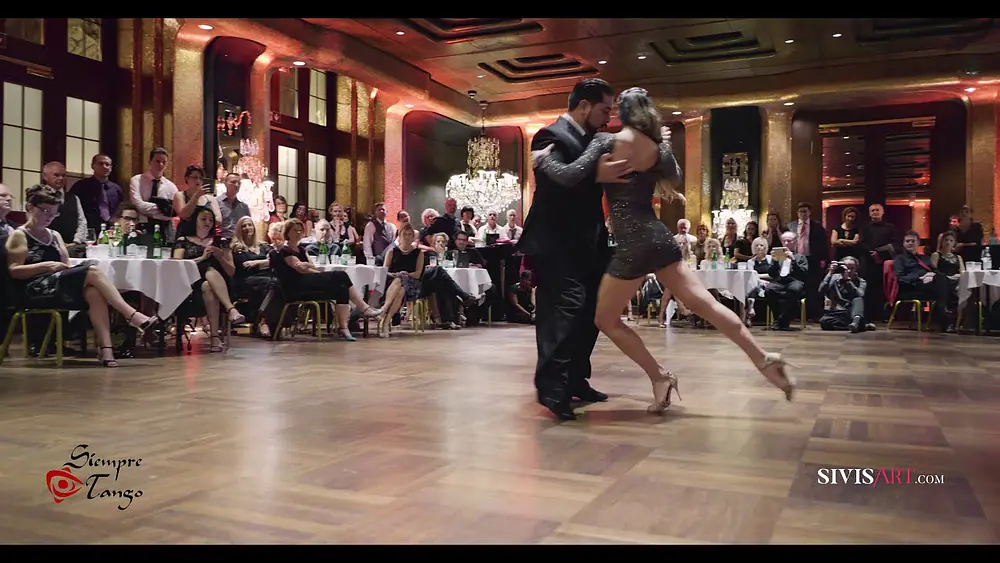 Video thumbnail for Natalia Hassan & Leonel Mendieta - Tango exhibition by Sivis'Art