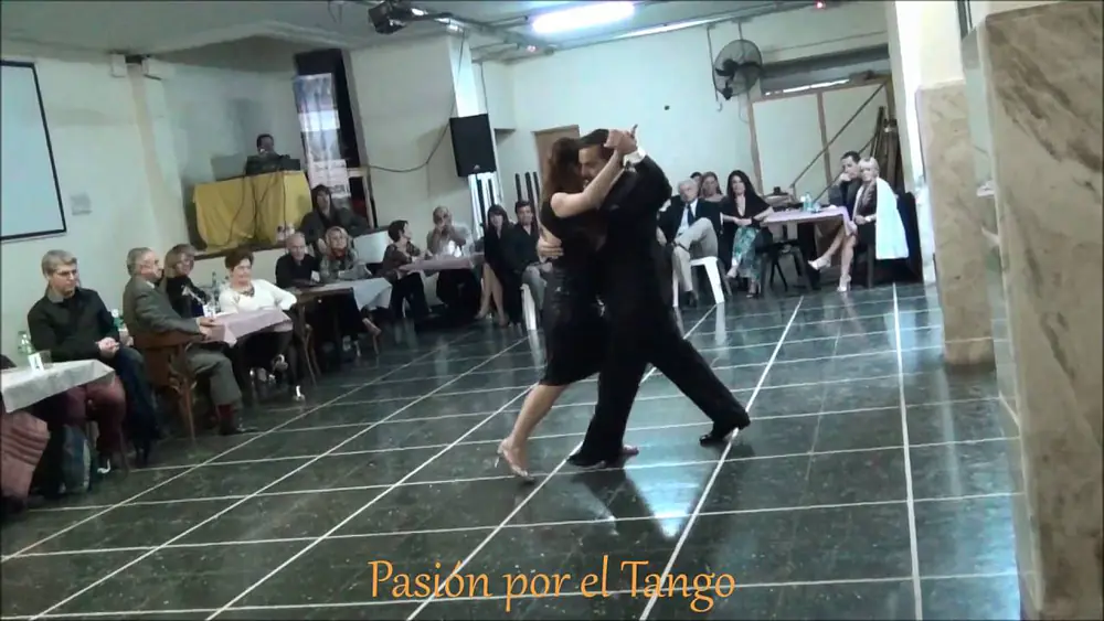Video thumbnail for SILVINA VALZ y FERNANDO GALERA Bailando la Milonga RELIQUIAS PORTEÑAS en FLOREAL MILONGA