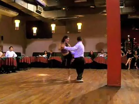 Video thumbnail for Ozgur El turquito Demir y Cecilia Berra una milonga en El Beso (Buenos Aires)