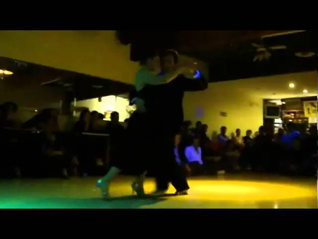 Video thumbnail for JOSE HALFON Y VIRGINIA CUTILLO EN LA MILONGA 10 (JULIO 2010) 4/4