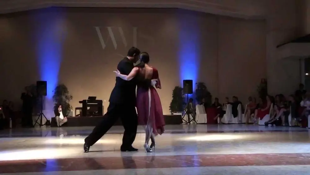 Video thumbnail for Gastón Godoy y Laura Atienza - "Destino de Flor"