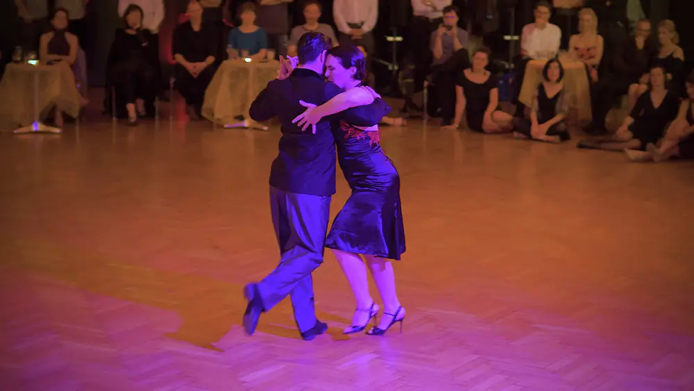 Video thumbnail for Corina De la Rosa y Alejandro Andrian bailan "Porque regresas tù" por Di Sarli en Basel