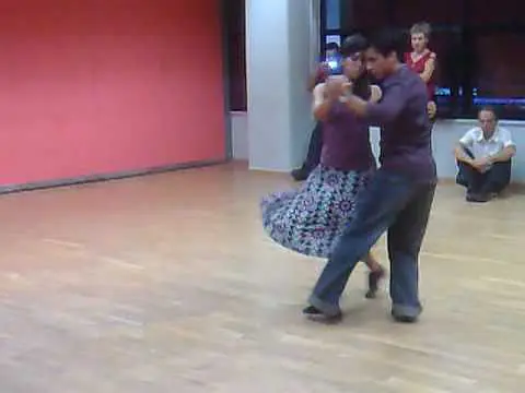 Video thumbnail for SEBASTIAN ACHAVAL ROXANA SUAREZ End of Lesson TANGO THESSALONIKI 05-10-2008