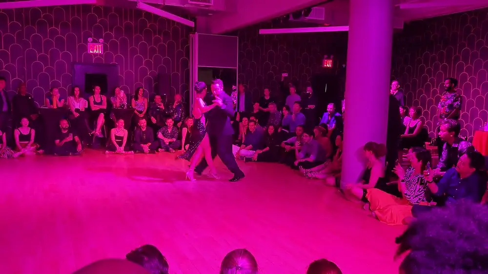 Video thumbnail for Argentine tango: Jonathan Saavedra & Clarisa Aragon - Tu Olvido (lyrics)