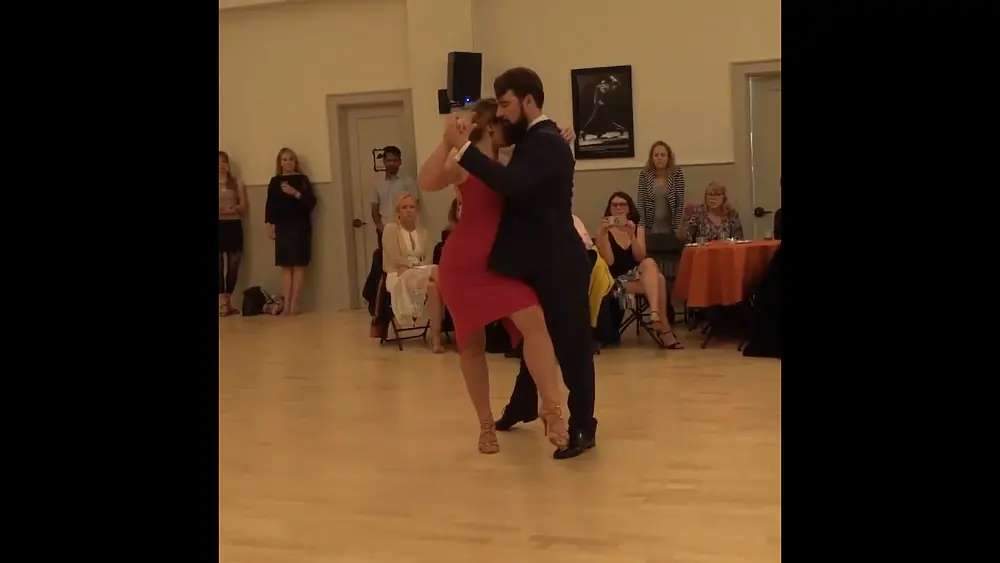 Video thumbnail for Maja Petrovic - Marko Miljevic  -  Entre dos #TangoMoment