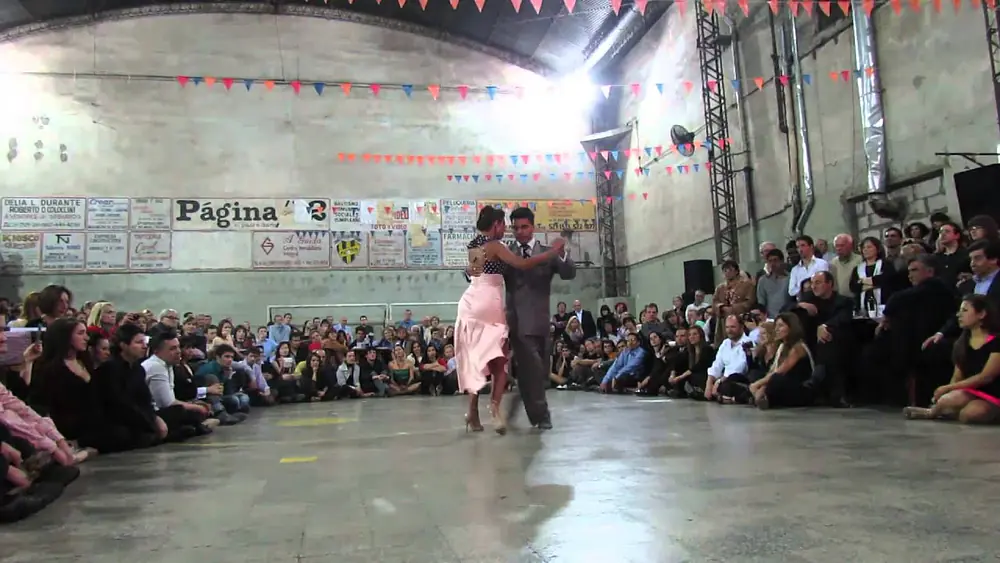 Video thumbnail for Roxana Suarez y Sebastian Achaval en Milonga del Morán 16/08/2014 (2/5)