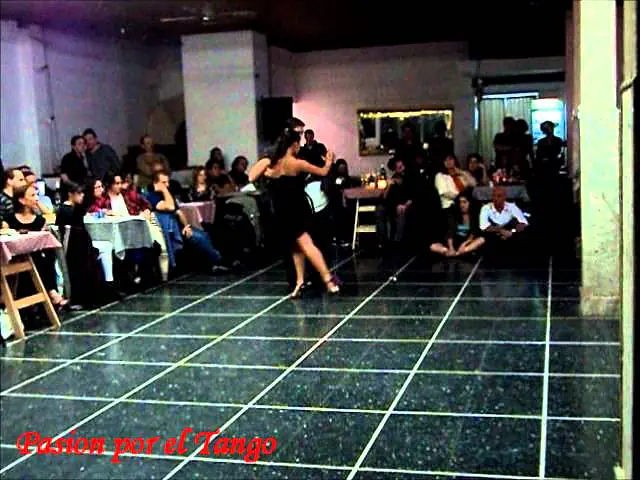 Video thumbnail for Virginia Pandolfi y Nestor Azorin bailando en Floreal Milonga - Parte 3