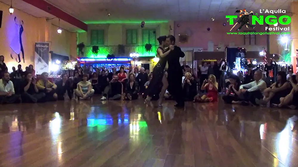 Video thumbnail for Neri Piliu y Yanina Quiñones - Tango 2/4 - International L'Aquila Tango Festival 2013