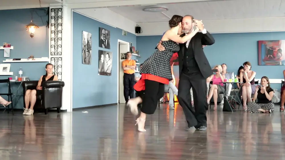 Video thumbnail for Analia Vega & Marcelo Varela dance Osvaldo Pugliese's La Mentirosa